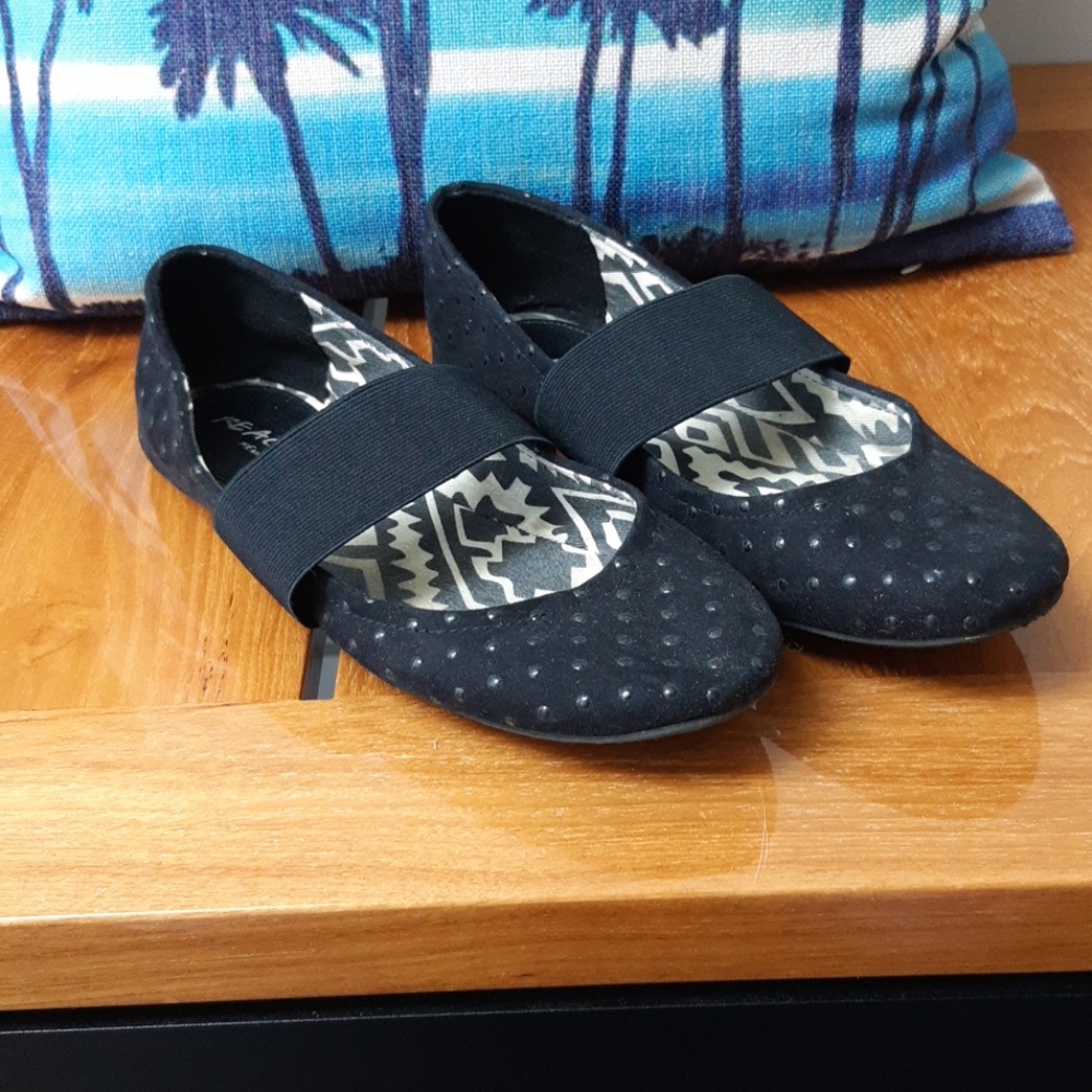 Ballet flats